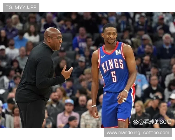 德阿隆福克斯带领国王崛起展现领袖风范与未来潜力