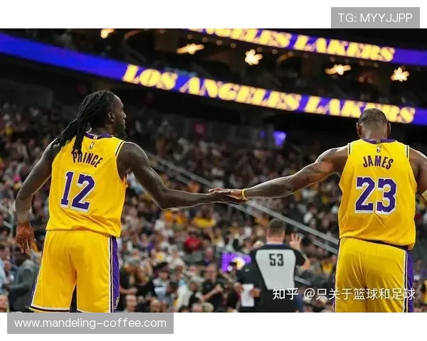 湖人对阵篮网季前赛精彩瞬间回顾与球员表现分析