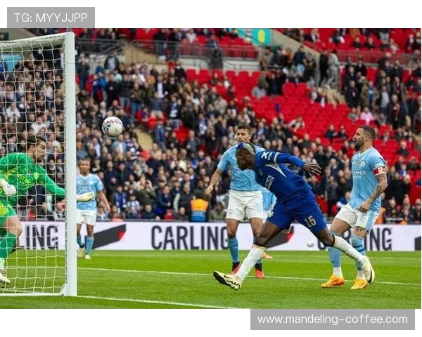 足总杯焦点战曼城对阵斯特拉斯堡全力争夺晋级名额