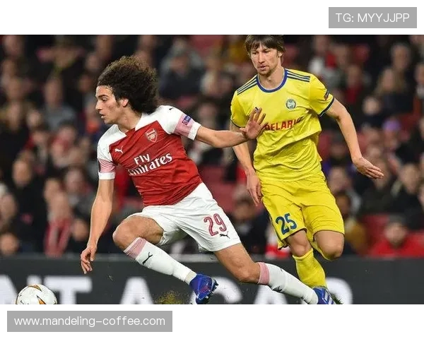 重庆足球队与深圳足球队赛后分析灵活性表现及战术调整探讨 重庆足球队与深圳足球队赛后分析灵活性表现及战术调整探讨